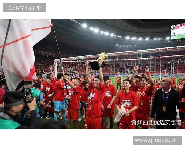 中超焦点战江苏苏宁迎战上海上港比赛结果揭晓引发球迷热议 中超焦点战江苏苏宁迎战上海上港比赛结果揭晓引发球迷热议